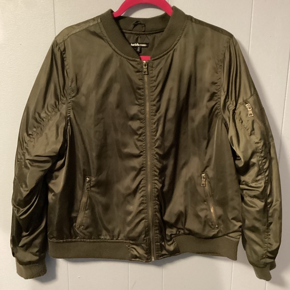 Charlotte Russe Olive Green Bomber Jacket 1X with Gold Hardware/Zippers - Picture 3 of 10